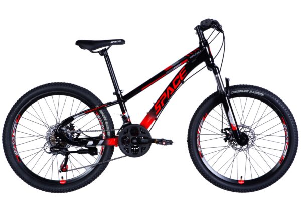 Fekete-piros mountain bike oldalsó nézetben