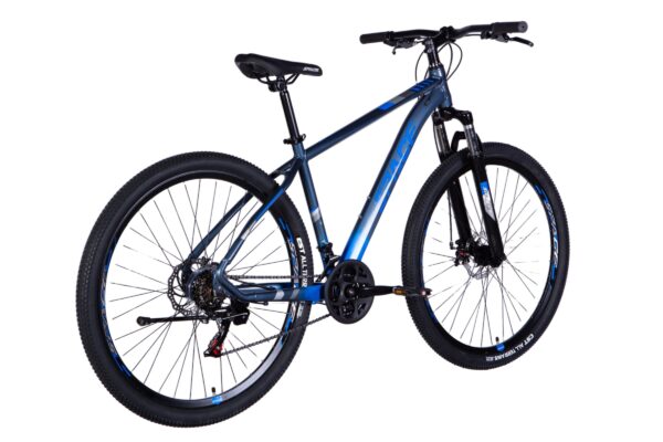 Kék mountain bike oldalsó nézetből.