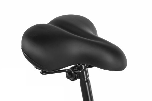 Fekete kerékpárnyereg részlete