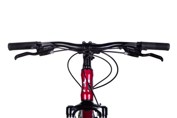 Kerékpár kormány piros vázzal.