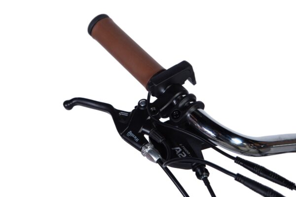 Kerékpár fékkar és markolat közelről.