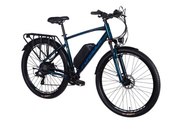 Kék elektromos kerékpár hátsó csomagtartóval.