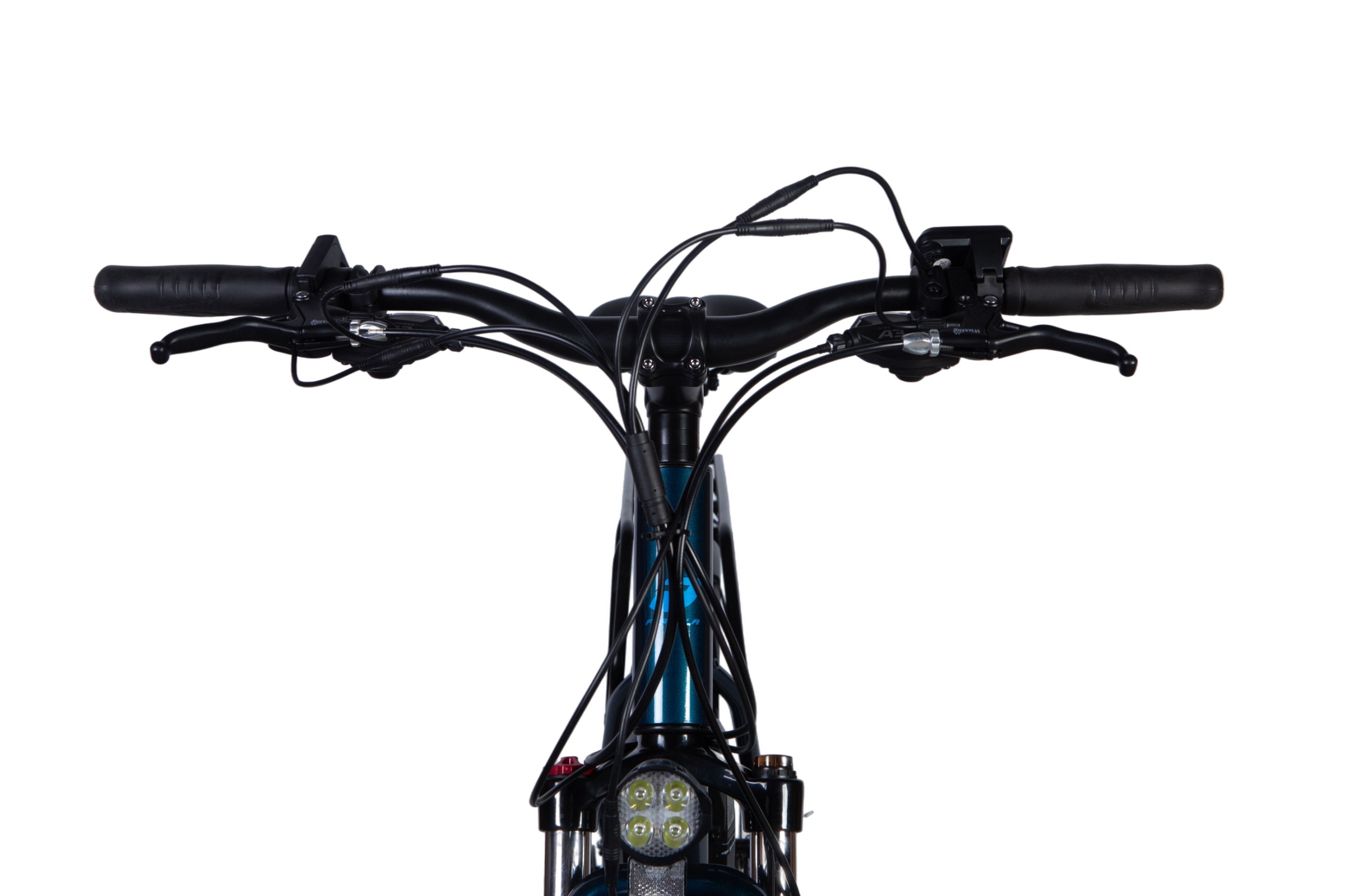 Kerékpár kormány szemből látható vezetékekkel.