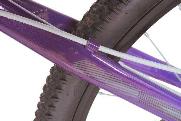 Lila kerékpár váz részlete