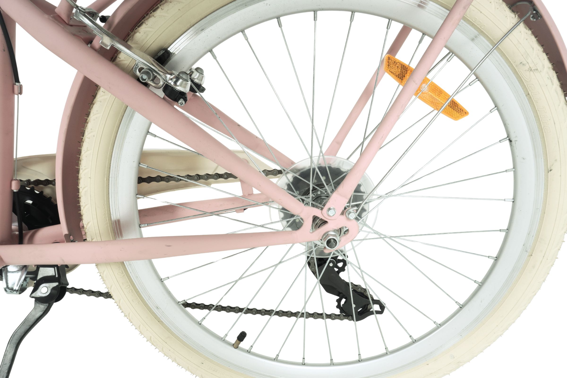 Rózsaszín kerékpár hátsó részének képe