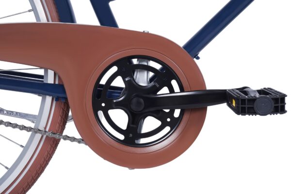 Kerékpár pedál és lánc közelről nézve.