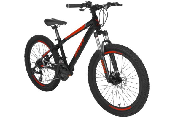 Fekete, narancs részletekkel ellátott mountain bike.