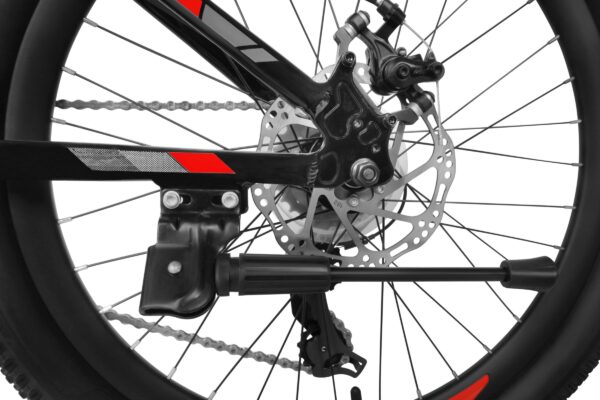 Kerékpár hátsó tengely és fék részletei