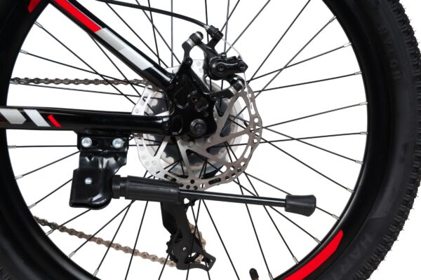Kerékpár hátsó fék és lánc részletei.