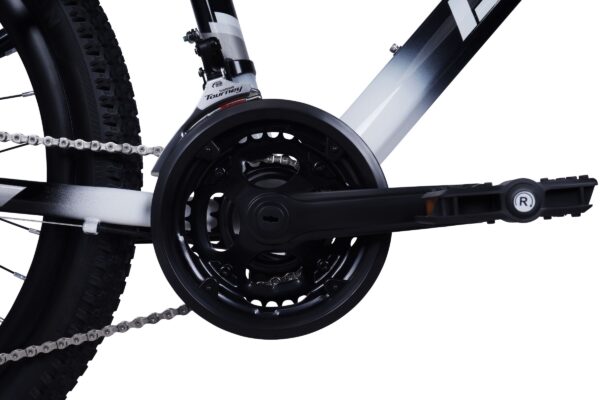 Kerékpár meghajtás és lánc részlete.