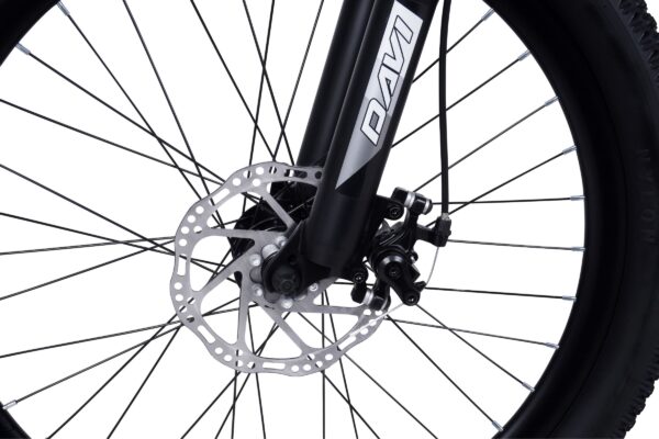 Bicikli fékrendszer és küllők részlete